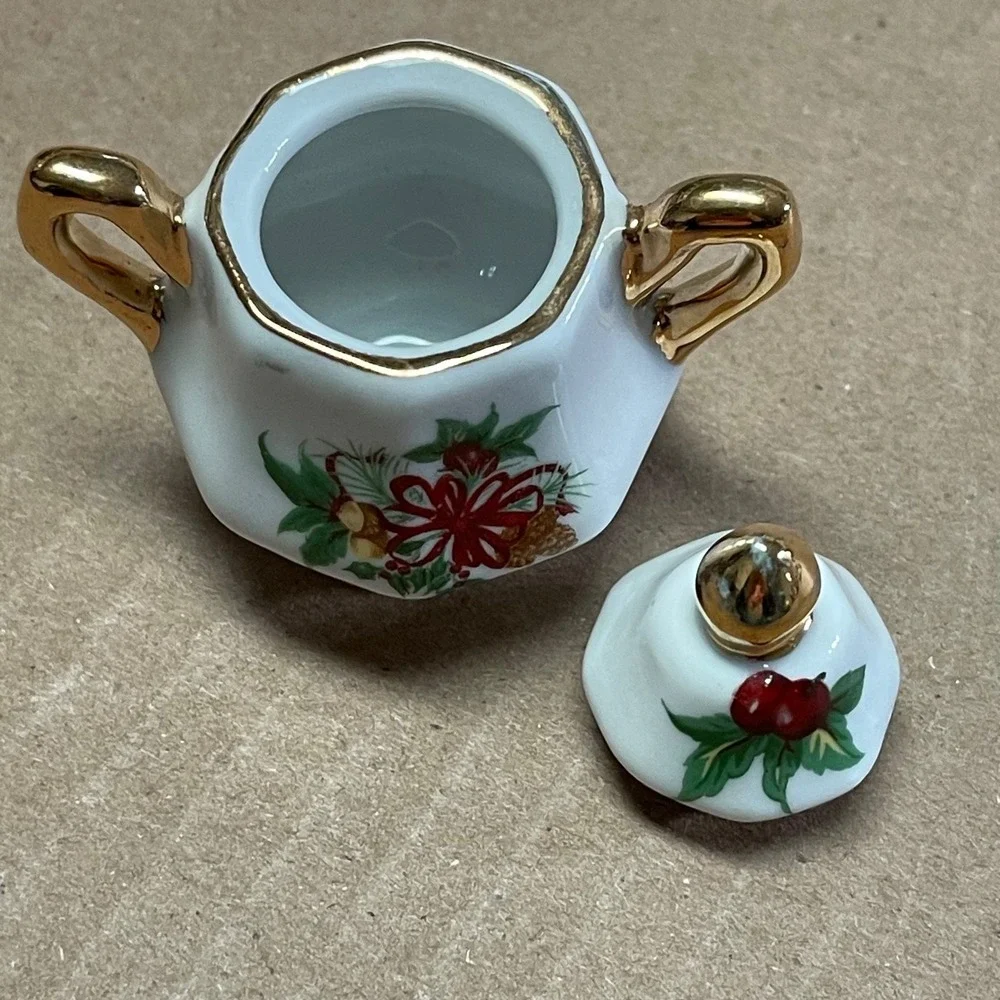 Formalities Christmas Poinsettia 10‎ Piece Mini Tea Set by Baum Brothers